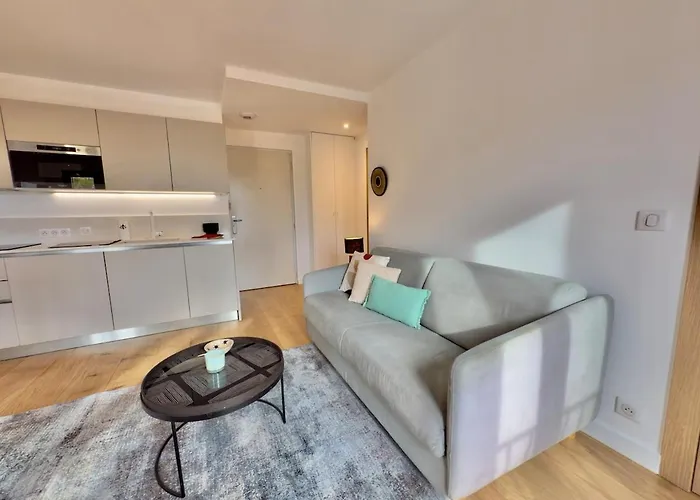 Moderne - Lumineux - Vue Port Апартаменты Антиб