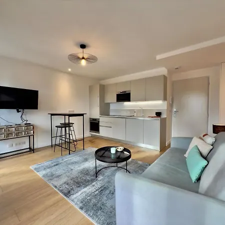 Moderne - Lumineux - Vue Port Apartment